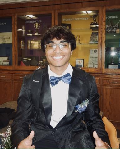 Zain Patel headshot.jpg