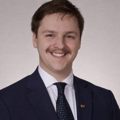 Adam Sendelbach headshot