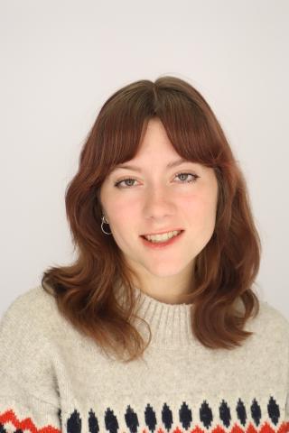 Amelia Lyons headshot.jpg