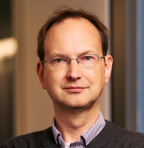 David Mimno headshot