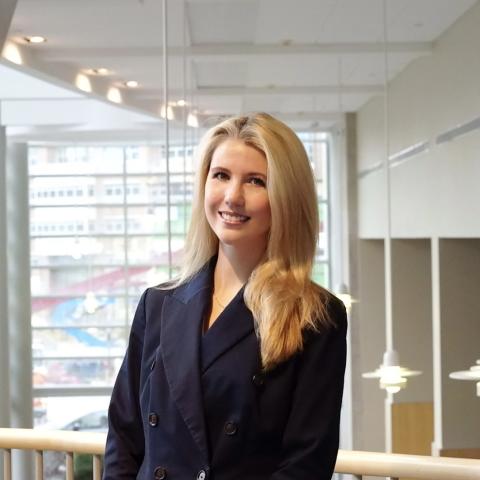 Katherine Lamb headshot